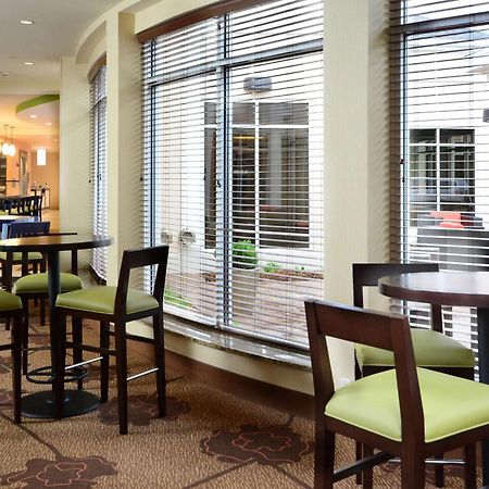 Hilton Garden Inn Greensboro Airport Kültér fotó